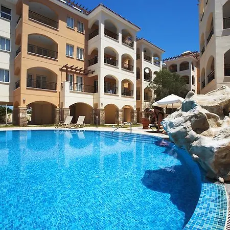 公寓 Adamou Gardens