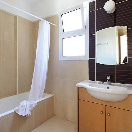 Adamou Gardens 公寓 Paphos