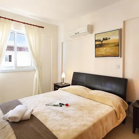 Adamou Gardens 公寓 Paphos