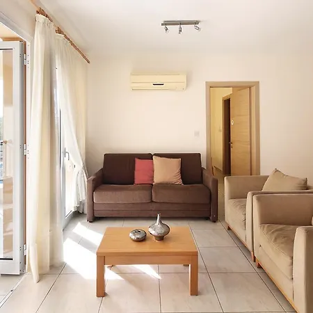 Adamou Gardens Apartment *